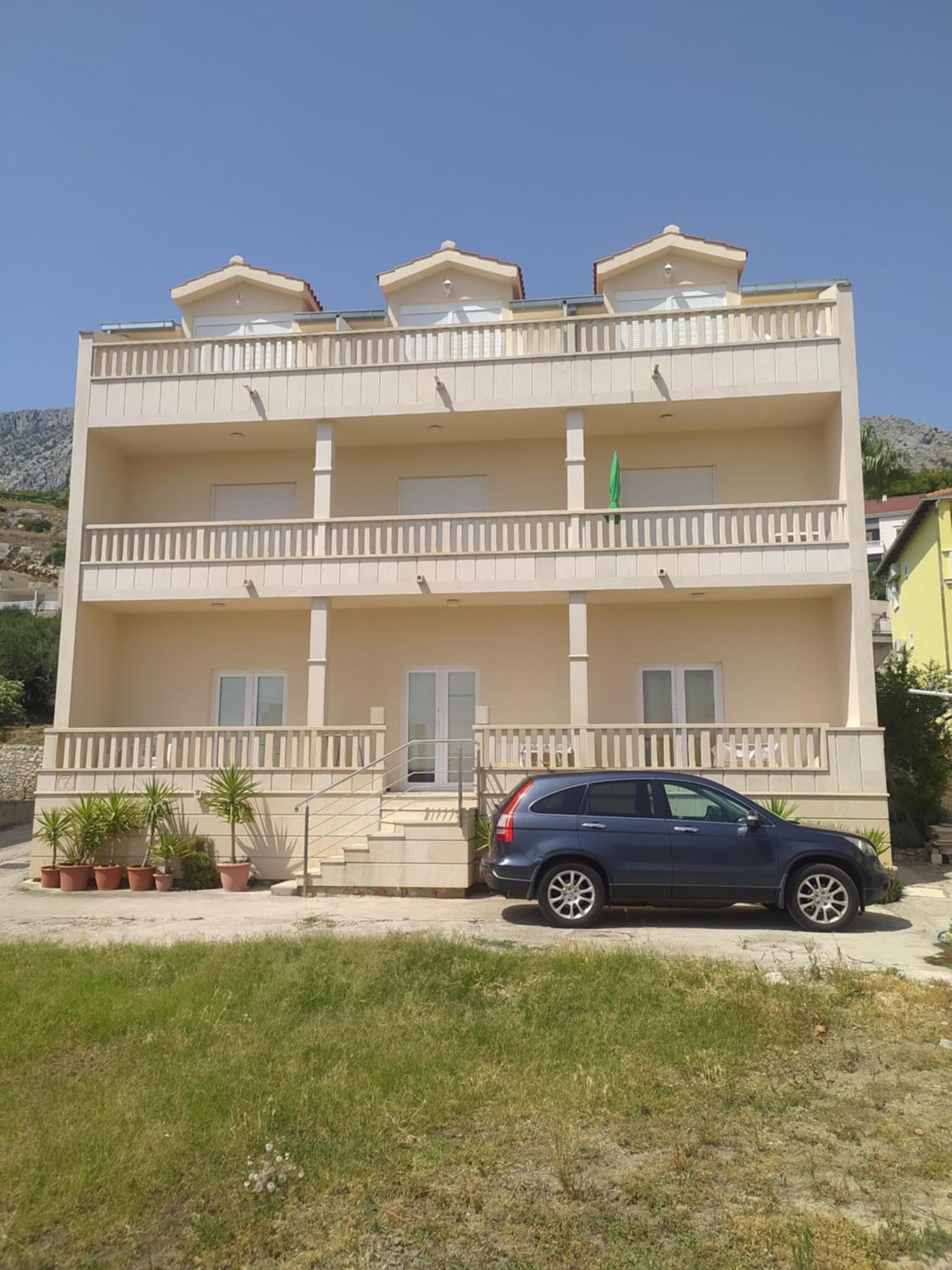 Apartments Ticinovic Омиш Экстерьер фото