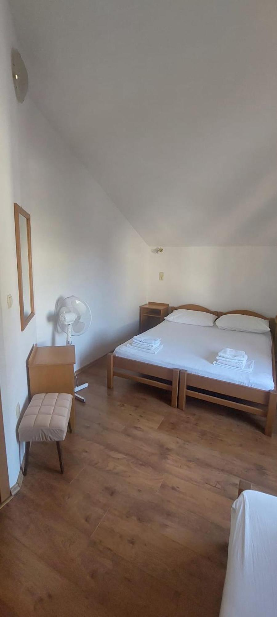 Apartments Ticinovic Омиш Экстерьер фото