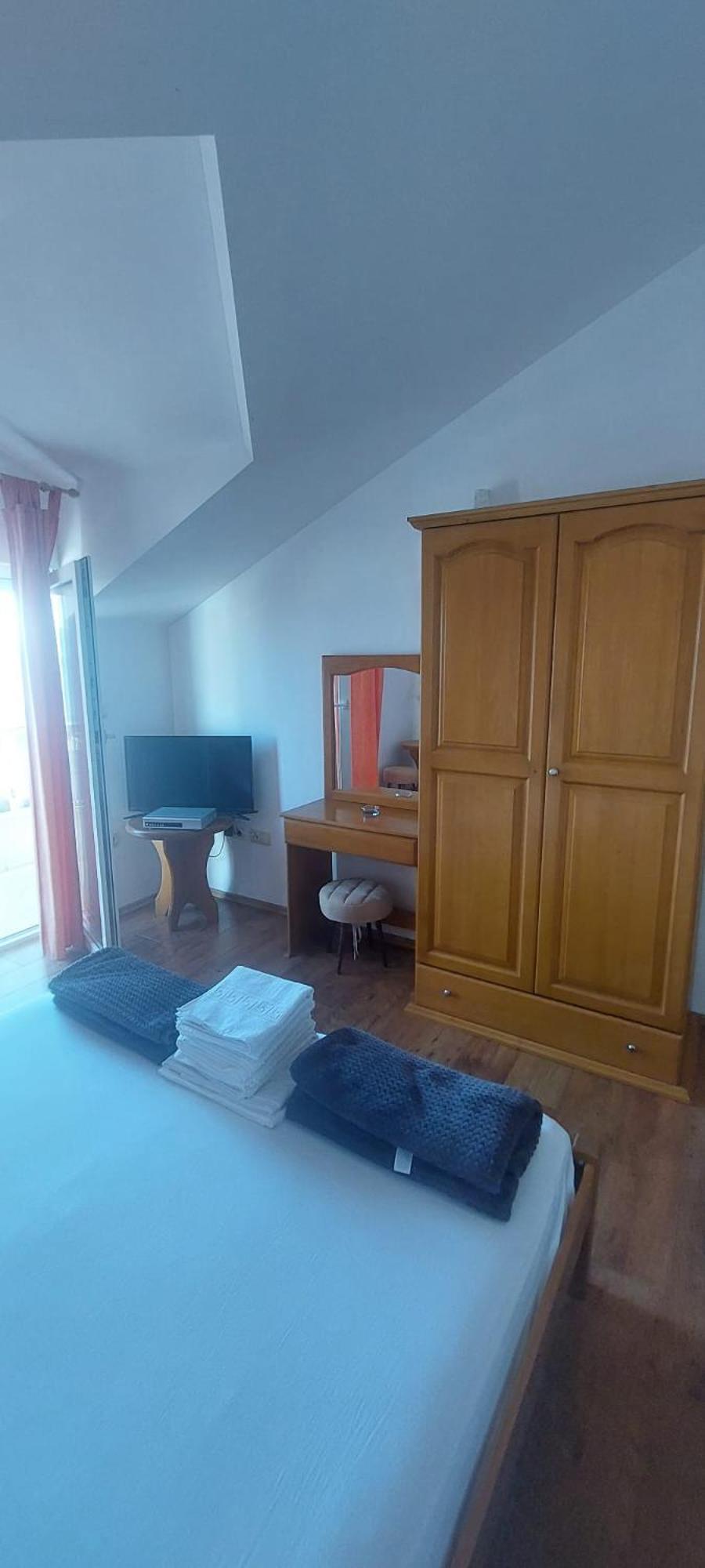 Apartments Ticinovic Омиш Экстерьер фото
