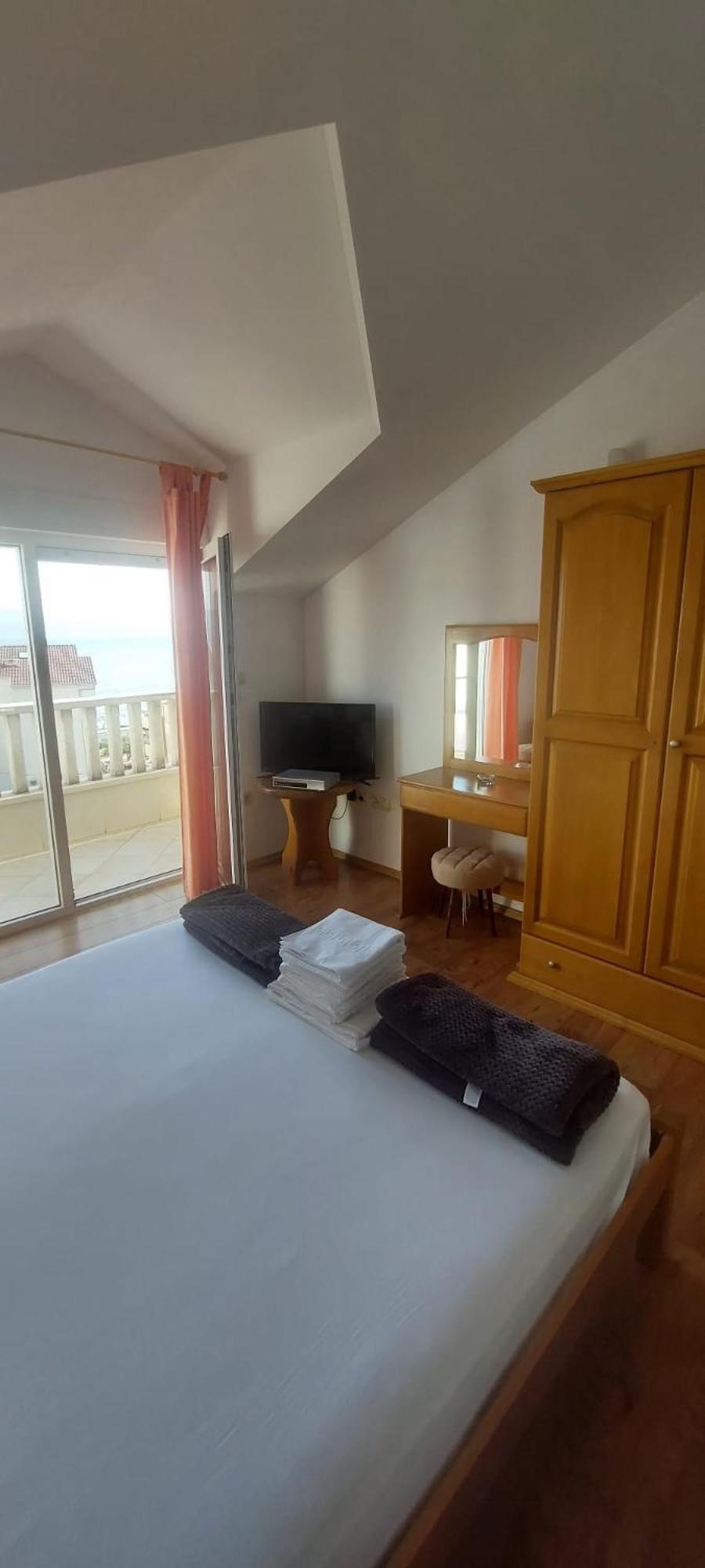 Apartments Ticinovic Омиш Экстерьер фото