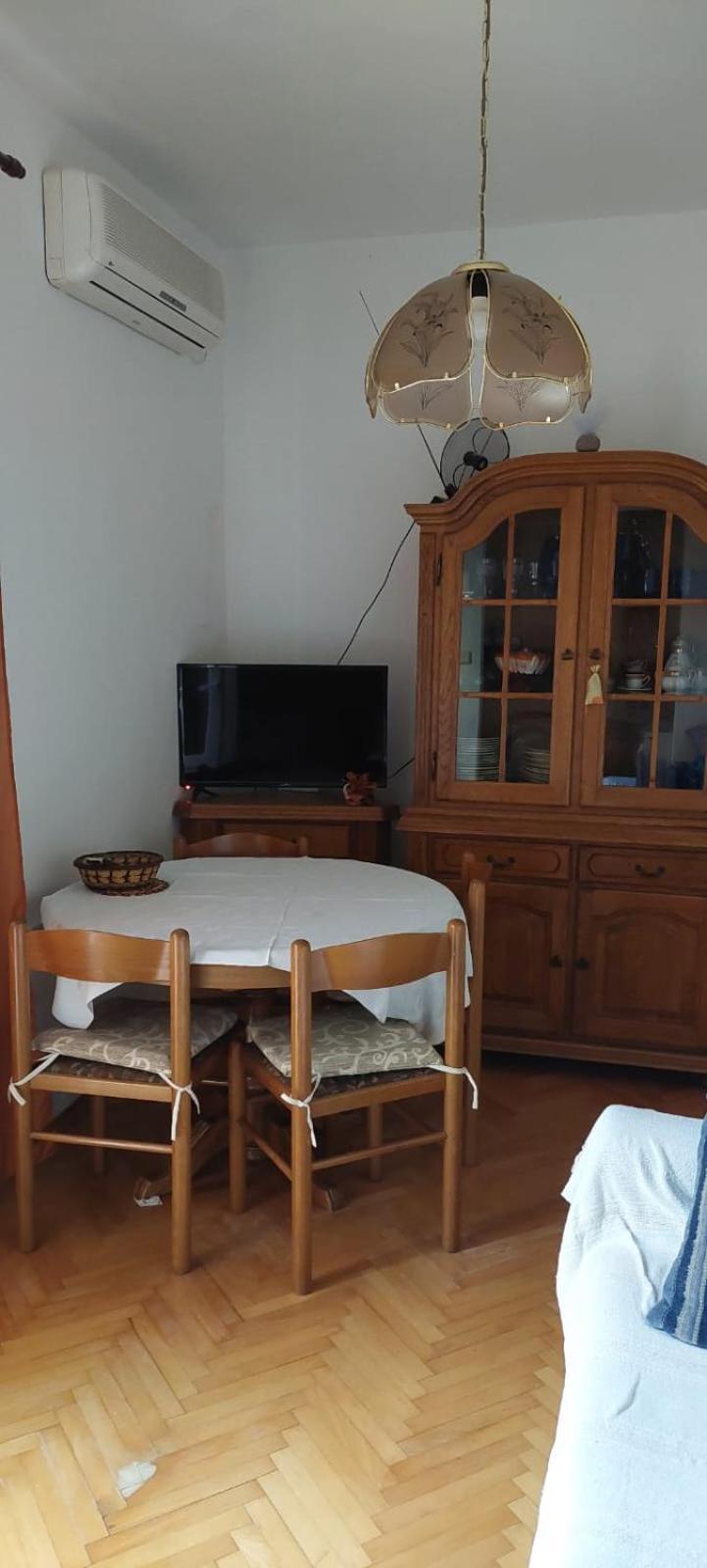 Apartments Ticinovic Омиш Экстерьер фото