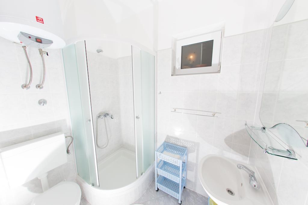 Apartments Ticinovic Омиш Номер фото